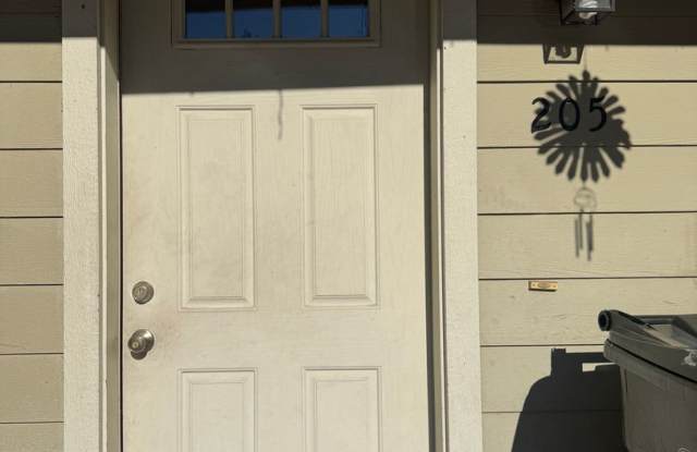 2BED 2.5 BATH - TOWNHOME IN A QUIET NEIGHBORHOOD photos photos 2BED 2.5 BATH - TOWNHOME IN A QUIET NEIGHBORHOOD photos photos