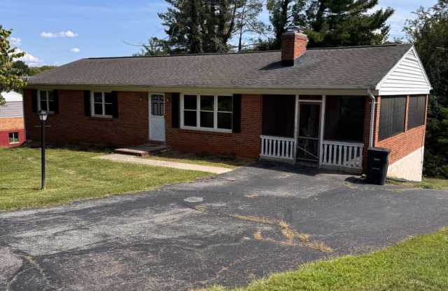 3 Bedroom || 3 Bathroom Home with Finished Basement photos photos