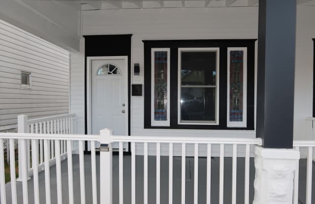 59-61 E Phillips Street Gallery 2