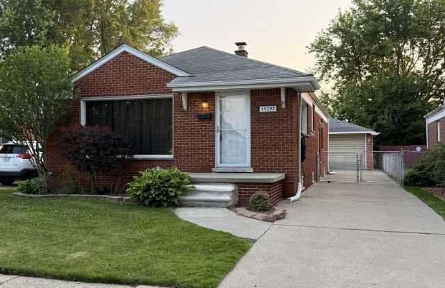 15792 Belmont Ave photos photos