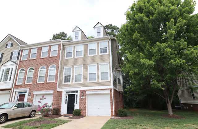 8120 Upper Lake Dr Gallery 1