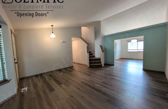 907 Gina Ct SE Gallery 3