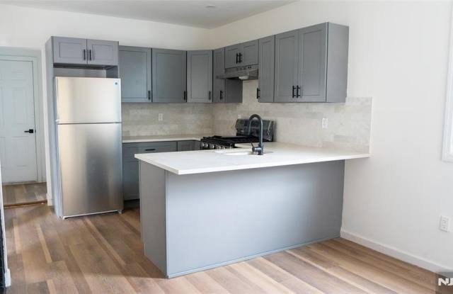 509-511 Fulton Street photos photos