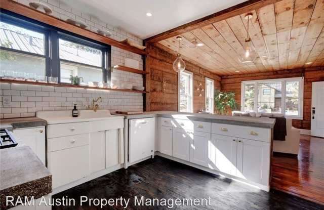 1907 East 18th Street Unit A Gallery 3