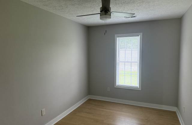 108 North Mapleleaf Avenue Gallery 2