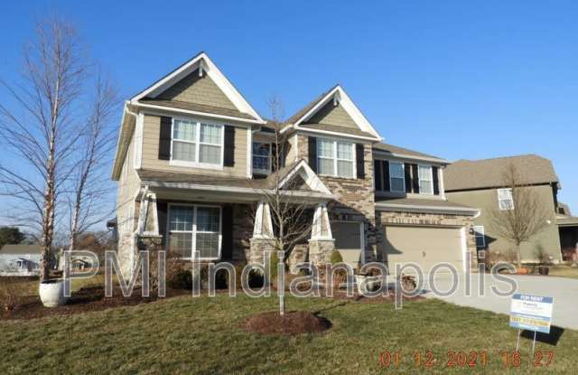 10122 Pepper Tree Ln - 10122 Pepper Tree Lane, Noblesville, IN 46060