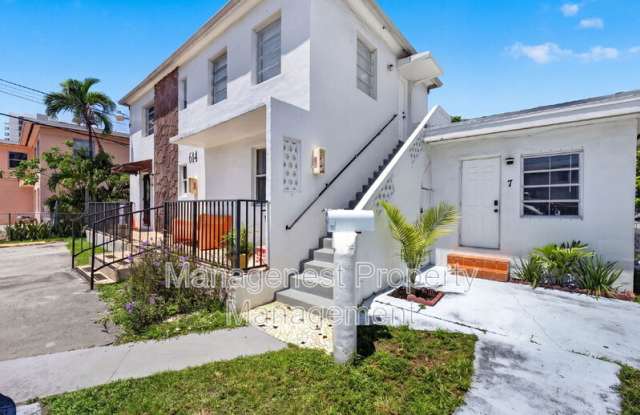 614 SW 19th Ave photos photos