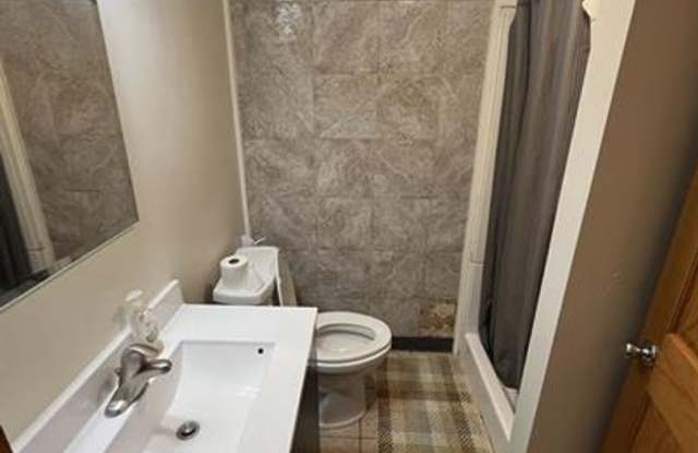 5 bedroom/ 2 bath home within walking distance to BSU photos photos