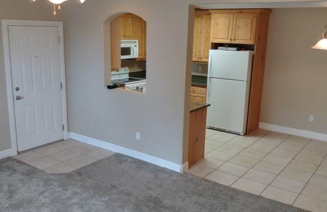 Nice main floor 3 BR 2 BTH Condo in awesome PG location photos photos