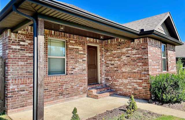 Modern 3-Bed, 2-Bath Home in Bentonville – Available May 1st! - 3704 South West Capstone Avenue, Bentonville, AR 72712