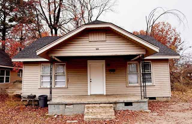 For Rent – 1611 W 16th St, North Little Rock - 1611 West 16th Street, North Little Rock, AR 72114 For Rent – 1611 W 16th St, North Little Rock - 1611 West 16th Street, North Little Rock, AR 72114