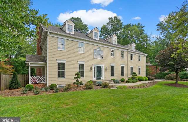 1301 DAVISWOOD DRIVE - 1301 Daviswood Drive, McLean, VA 22102