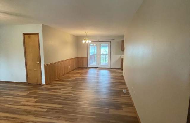 NEW LISTING 3 Bedroom, 2 Bath Home in Rockaway Beach, MO Gallery 4