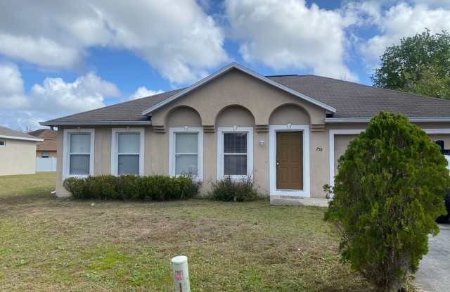 Large 4/2 Single Story Home photos photos