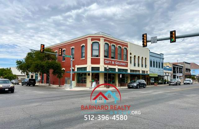 Apartment in Downtown Seguin that Overlooks the Square photos photos