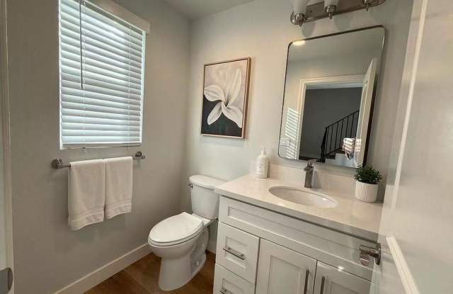 300 West Foothill Boulevard - 306A Gallery 2