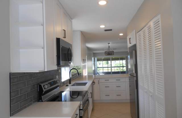 13809 Royal Palm Court Gallery 1