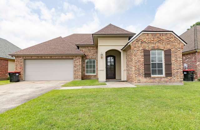 Charming 3 BR / 2 BA Home in Scott! Gallery 1