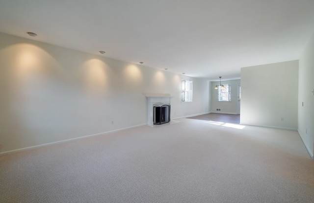 Expanded 4BR/3BA Home in Rock Creek Forest, Chevy Chase! Early September Move-In! Gallery 4