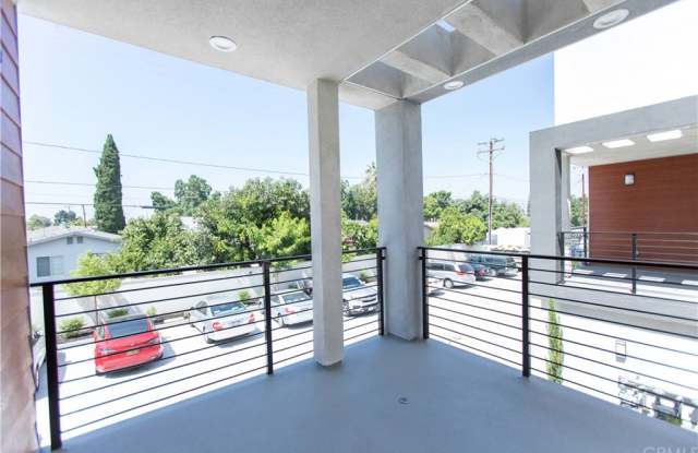 8427 Tweedy Lane Gallery 4
