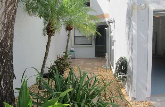1517 Woodbridge Lakes Circle Gallery 2
