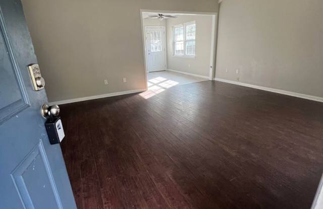 3-bedroom/2 bath single-story home on a spacious corner lot! Gallery 4