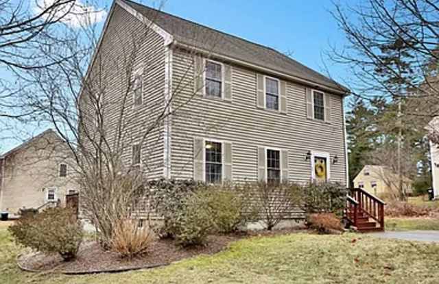 3 Br / 1.5 Ba Wareham Home in White Island Shores Community photos photos
