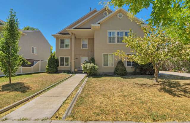 Beautiful 2 Story Home w attached 2 car garage photos photos