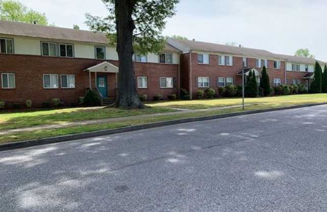 Cute Two Bedroom Apartment In City Park Area! - 10 Pollux Circle East, Portsmouth, VA 23701