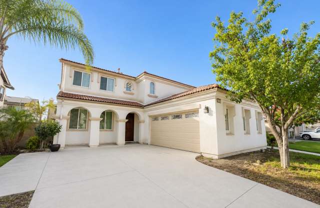 Beautifully Updated 5 Bedroom House with 3 Car Garage For Rent photos photos
