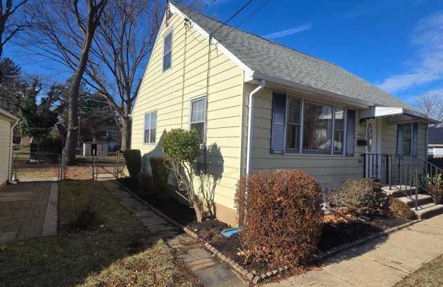 1712 Kenyon Avenue Gallery 2
