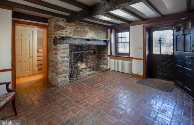 1009 SWAMP ROAD Gallery 3