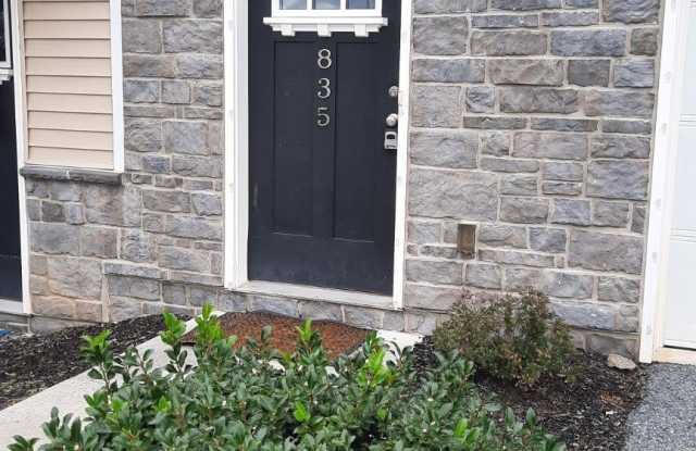 835 SCHOONER Lane Gallery 2