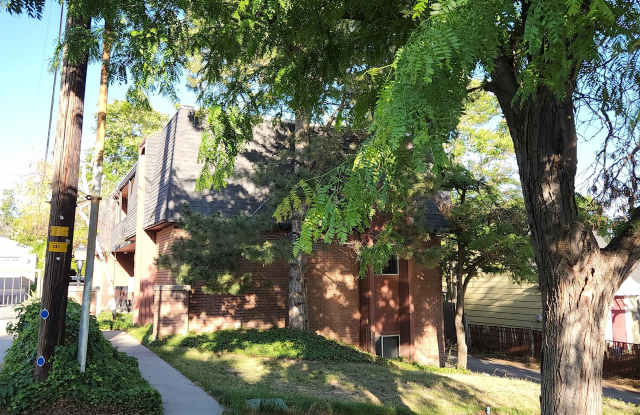 318 N C Street - 5 photos photos