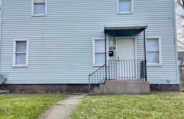 NEW LISTING! 3 BEDROOM HOUSE photos photos