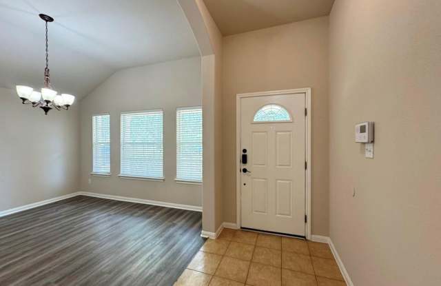 A warm, inviting home in the heart of Kyle’s sought-after community! Gallery 4