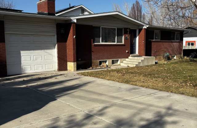 157 N 400 W photos photos