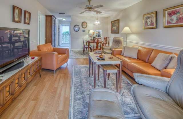 2728 GARDEN Drive N Gallery 4