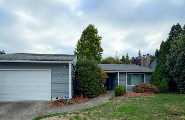 3 Bedroom West Salem Home with Large Fenced Backyard Gallery 1