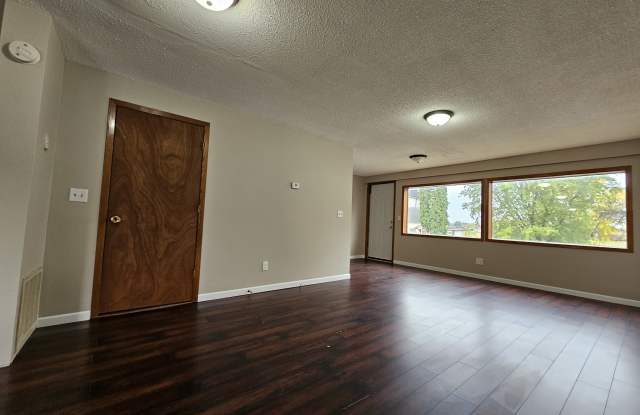 107 W Park St - 107 West Park Street, Spencer, IA 51301