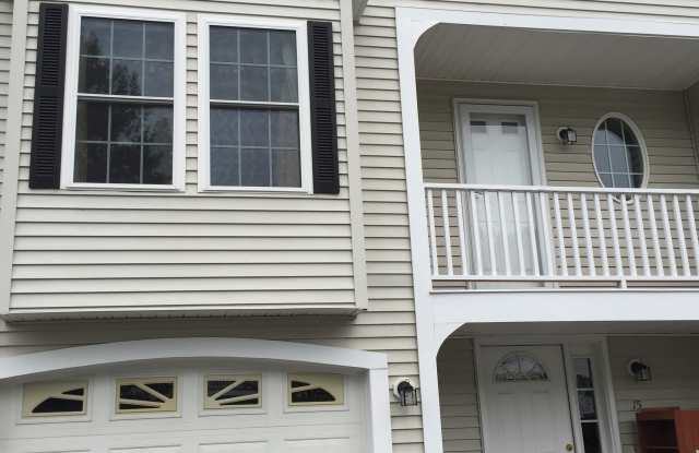184 Tyngsboro Road - 184 Tyngsboro Road, Middlesex County, MA 01863