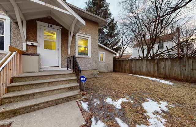 Walk to Restaurants and Shopping photos photos