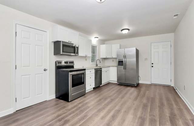 RENT SPECIAL ON BEAUTIFUL 3 BEDROOM HOME! - 317 South Ransom Street, Gastonia, NC 28052