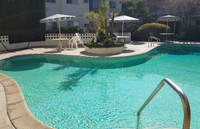 One bedroom Valley Village Apartment Gallery 3