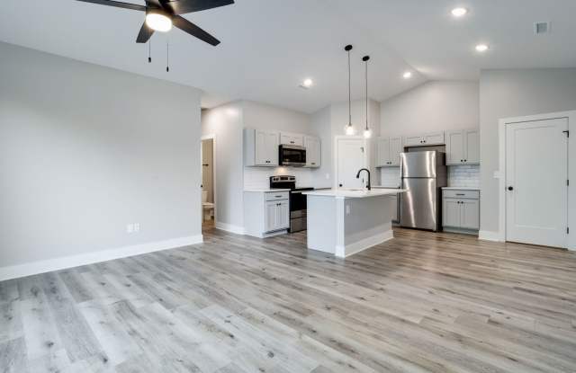 3 Bedroom, 2 Bathroom! Gallery 3