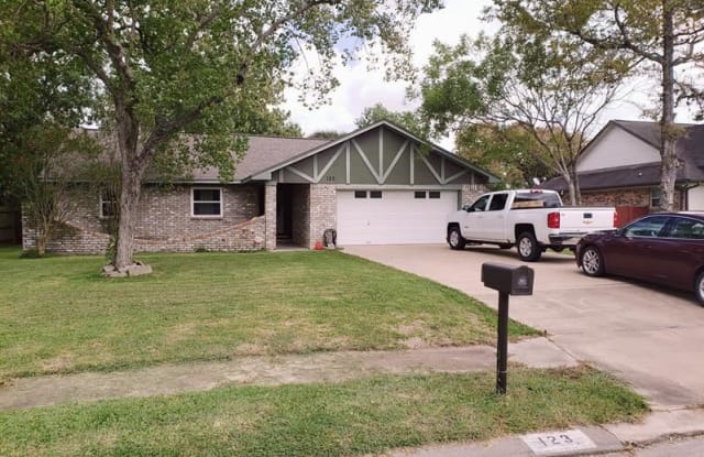 123 Ironwood Street - 123 Ironwood Street, Lake Jackson, TX 77566