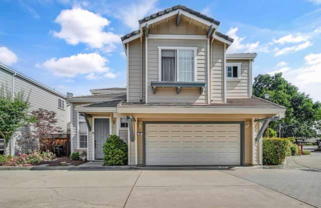 Beautifully updated 3-bedroom home close to shopping photos photos