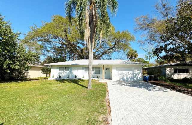 111 N CIRUS AVENUE photos photos