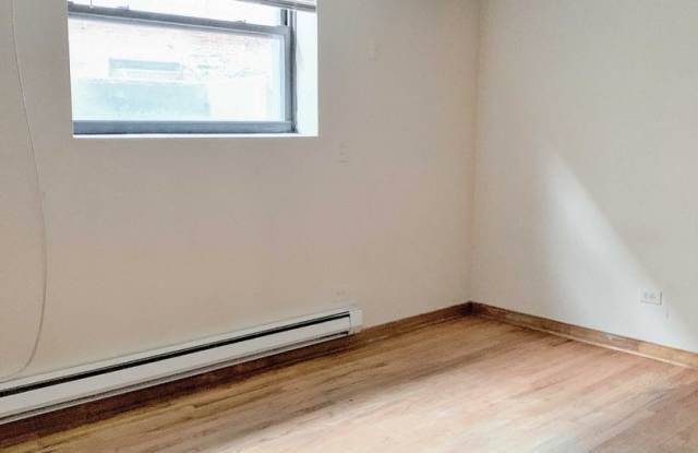 2876-2900 N Clark photos photos