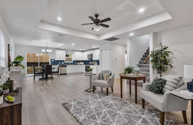 1009 N Barrett Avenue photos photos